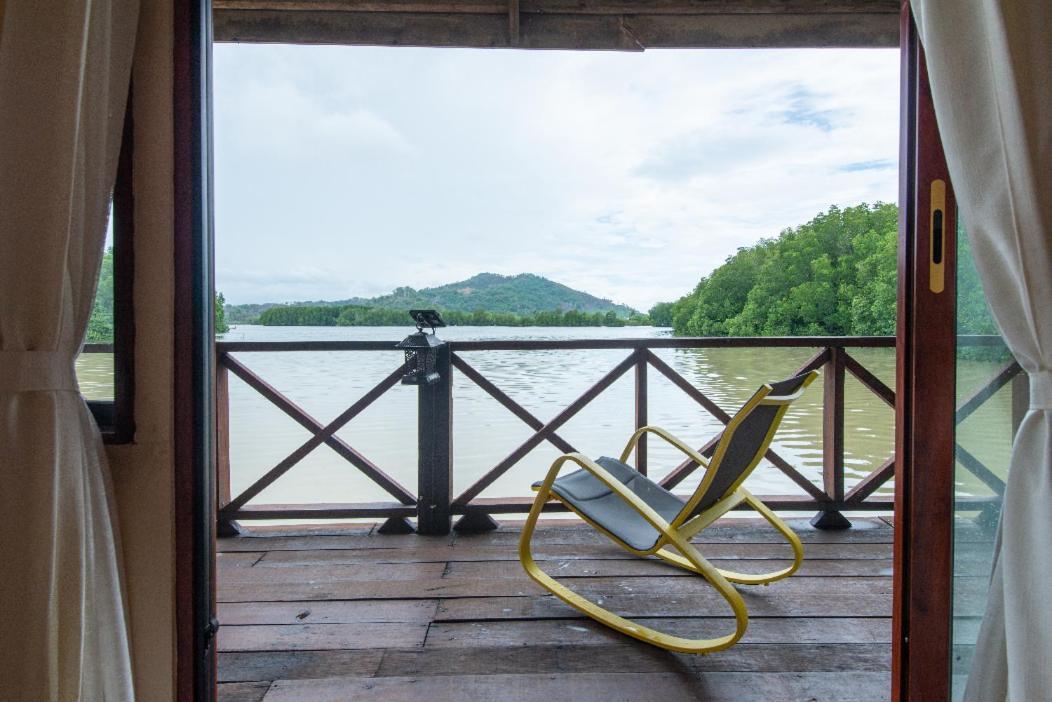 加洋友好水屋家庭旅馆 亞庇 外观 照片
