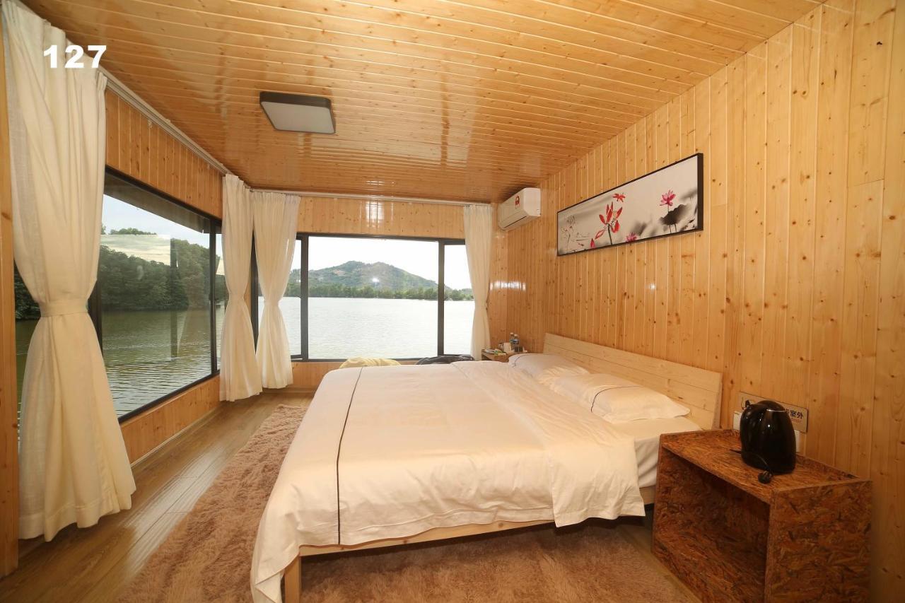 加洋友好水屋家庭旅馆 亞庇 外观 照片